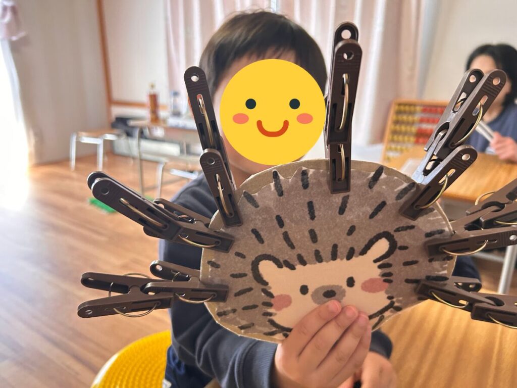 洗濯ばさみを使った微細運動