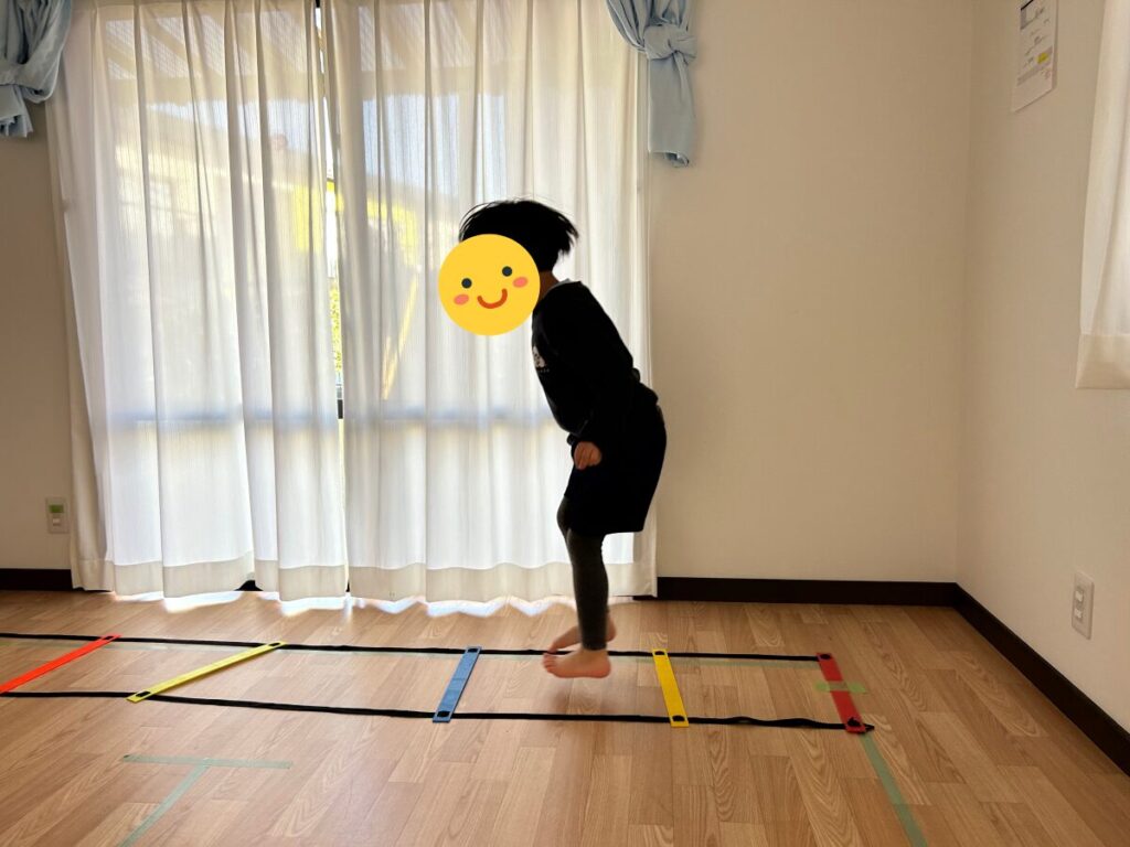 ラダーを使った運動療育プログラム