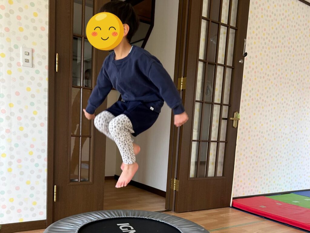 トランポリン